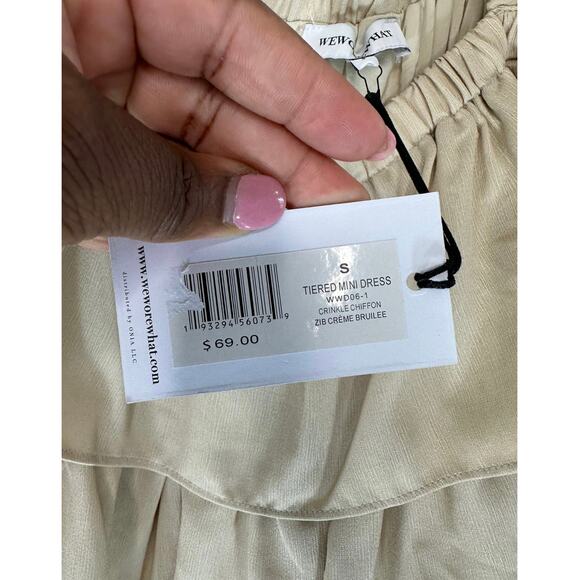 New with Tags WeWoreWhat Crinkle Crème Bruilee Tiered Mini Dress Size Small - Picture 5 of 10